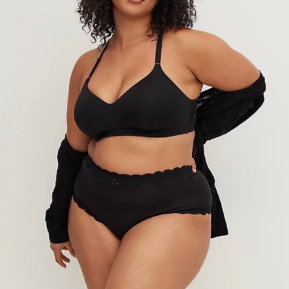 🆕 Black Lightly Lined Wire Free Racerback Bra 40 42 DD NWT Torrid New! - Picture 2 of 7